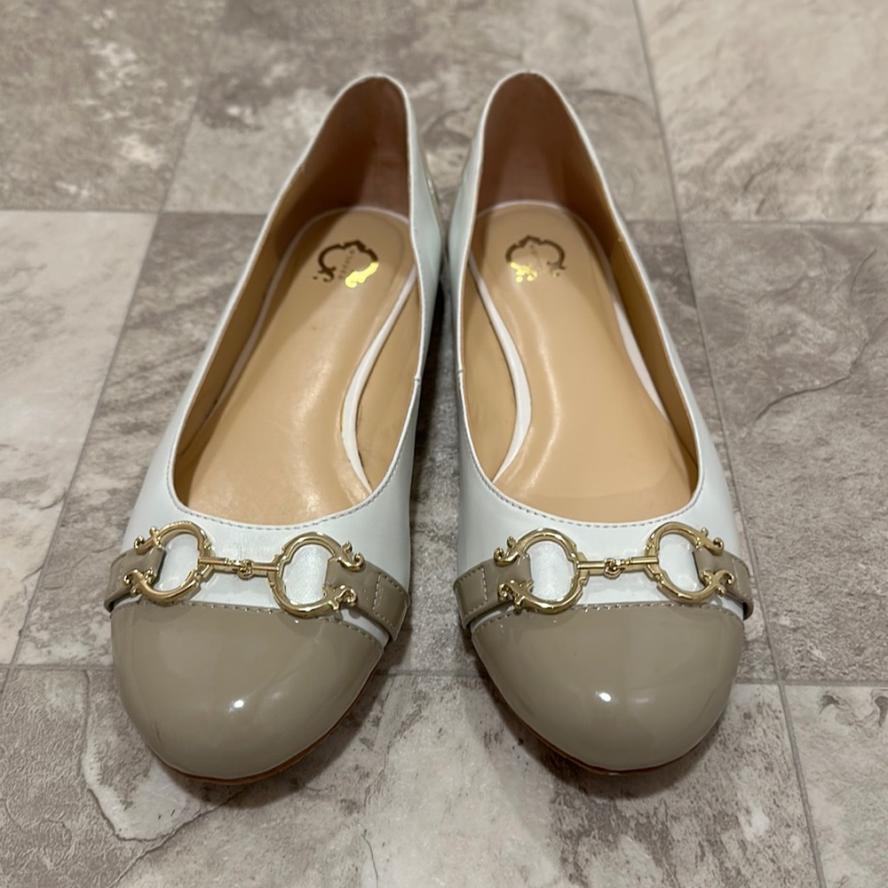C Wonder flats size 9M